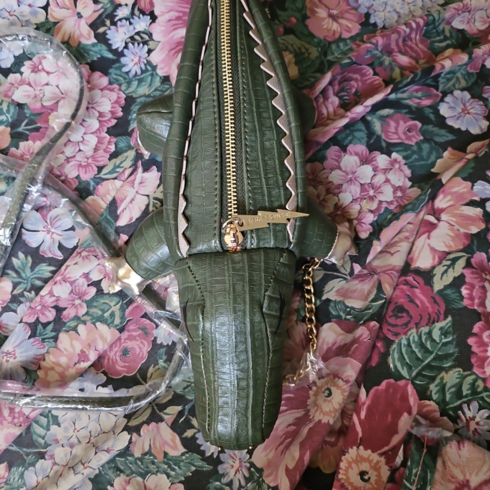 Green Crocodile Reptile Toy - Picture 6 of 7